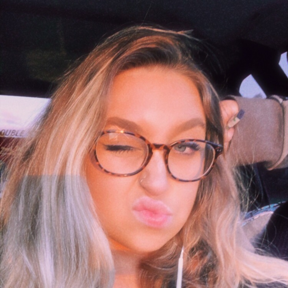 Meet your Posher, Leah